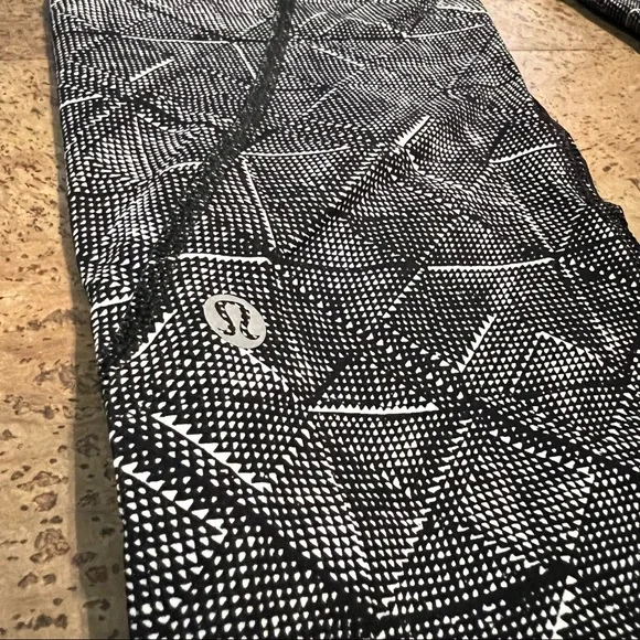 Lululemon - Inspire Tight II (25") Formation Alpine White Black / Black - Picture 9 of 9